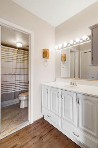1955 NE 135th Street 308, North Miami, FL 33181