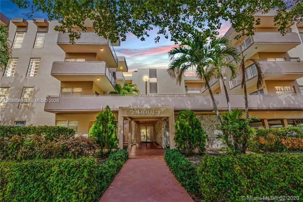 1955 NE 135th Street 308, North Miami, FL 33181