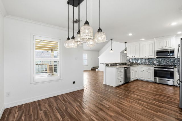 645 Warsaw Street, Hitchcock, TX 77563