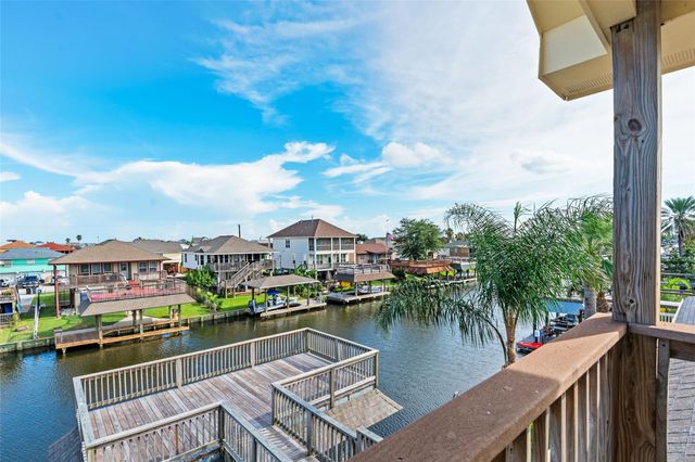 645 Warsaw Street, Hitchcock, TX 77563