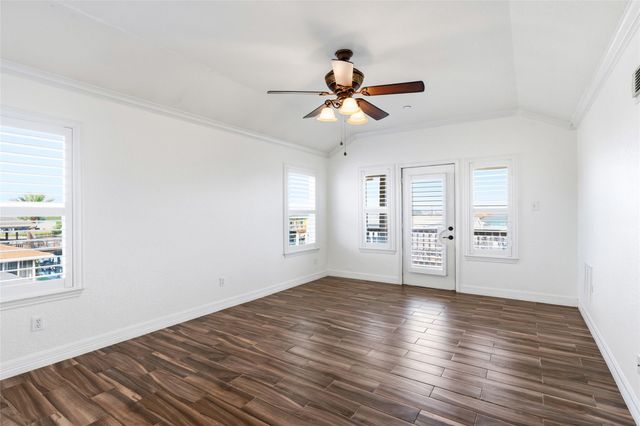 645 Warsaw Street, Hitchcock, TX 77563