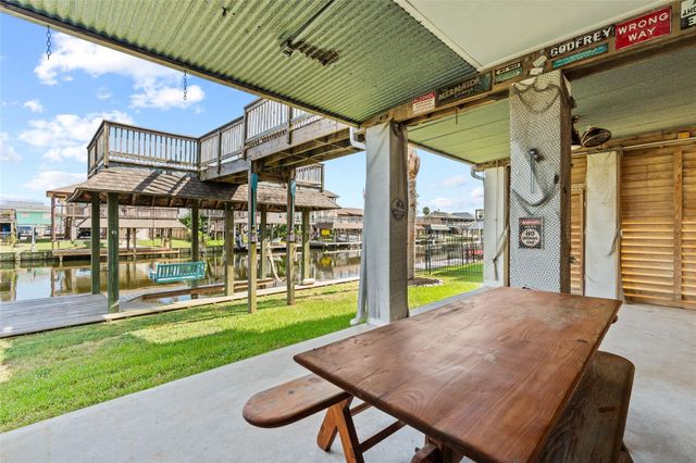 645 Warsaw Street, Hitchcock, TX 77563
