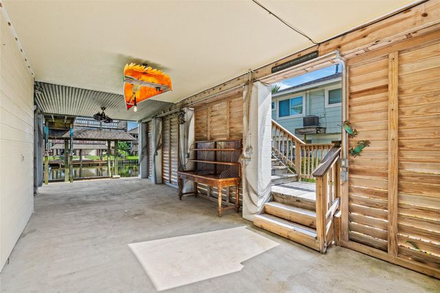 645 Warsaw Street, Hitchcock, TX 77563