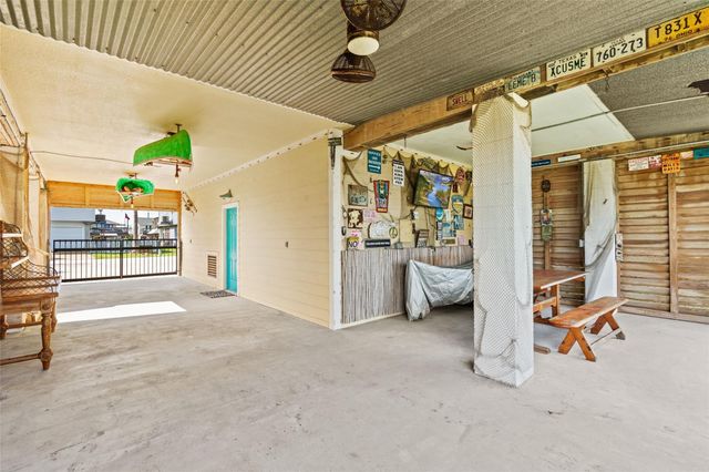 645 Warsaw Street, Hitchcock, TX 77563