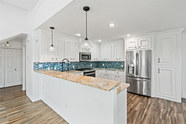 645 Warsaw Street, Hitchcock, TX 77563