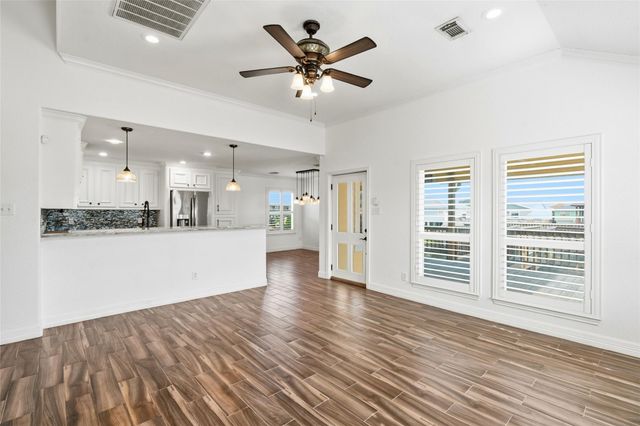 645 Warsaw Street, Hitchcock, TX 77563