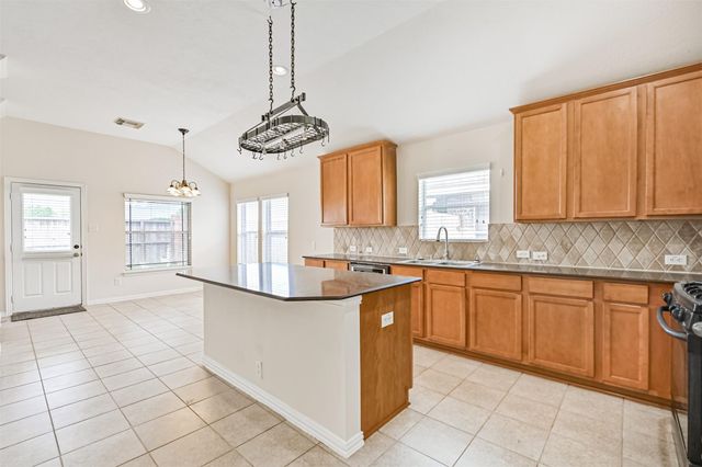 3430 Danbury Chase Trail, Fresno, TX 77545