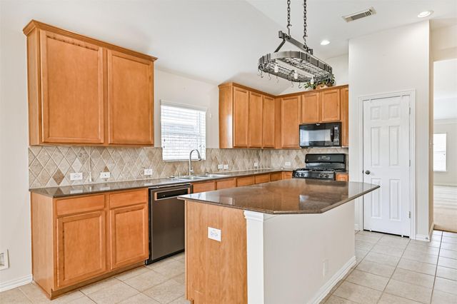 3430 Danbury Chase Trail, Fresno, TX 77545