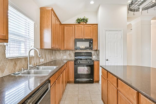 3430 Danbury Chase Trail, Fresno, TX 77545