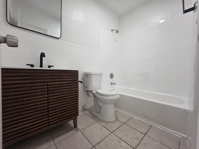 511 Banks Road 3, Margate, FL 33063