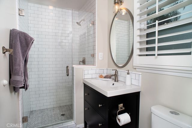 6458 Hanna Ave, Woodland Hills, CA 91303