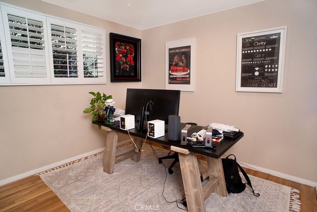 6458 Hanna Ave, Woodland Hills, CA 91303