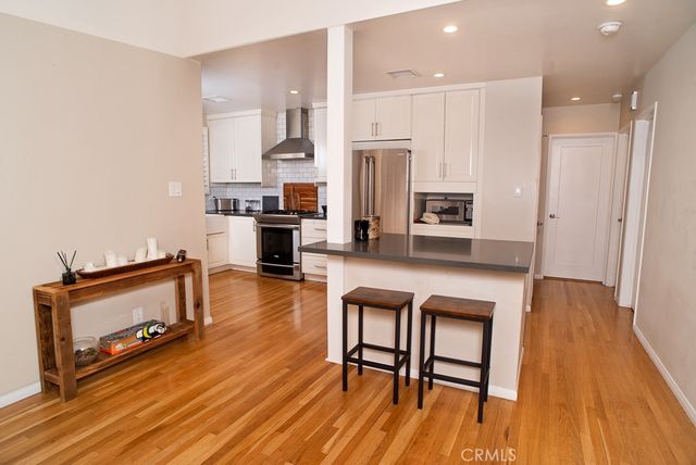 6458 Hanna Ave, Woodland Hills, CA 91303