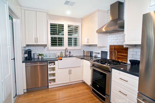 6458 Hanna Ave, Woodland Hills, CA 91303