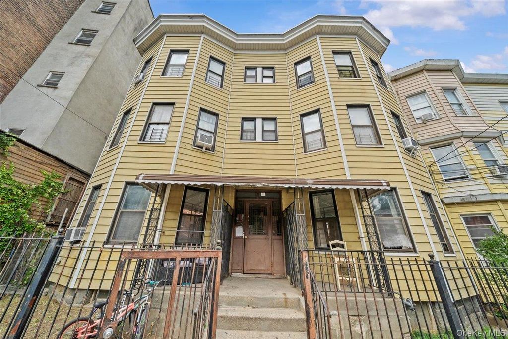 27 Saratoga Avenue, Yonkers, NY 10705 — photo 3