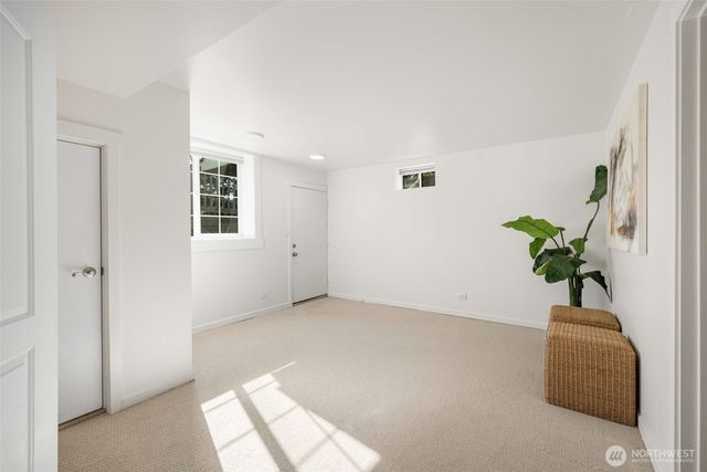 7021 20th Avenue NE, Seattle, WA 98115