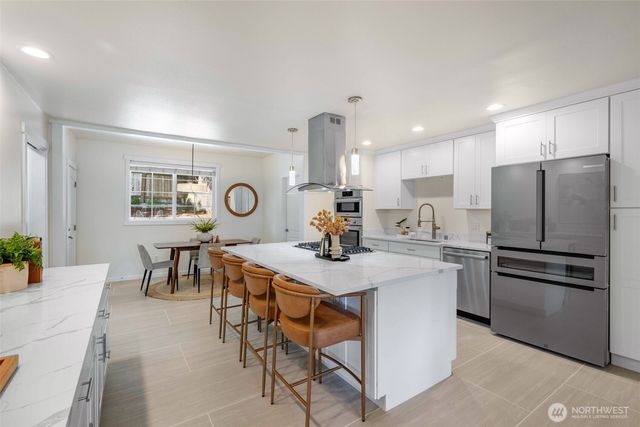 7021 20th Avenue NE, Seattle, WA 98115