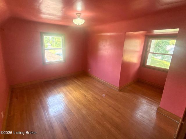 3024 Hartlage Ct, Louisville, KY 40216