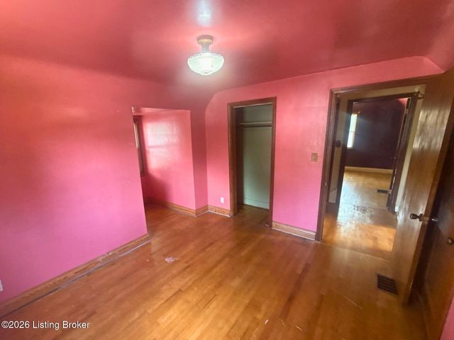 3024 Hartlage Ct, Louisville, KY 40216