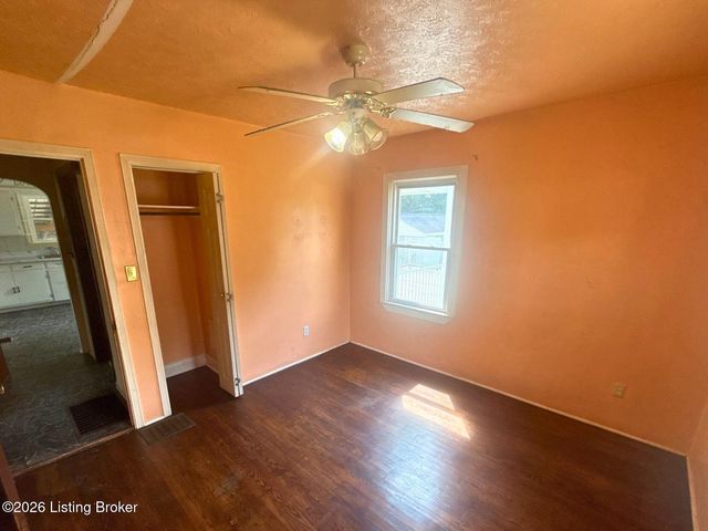 3024 Hartlage Ct, Louisville, KY 40216