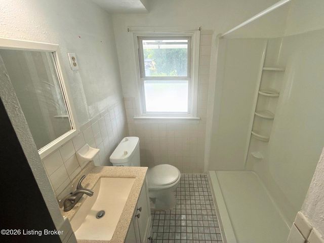 3024 Hartlage Ct, Louisville, KY 40216
