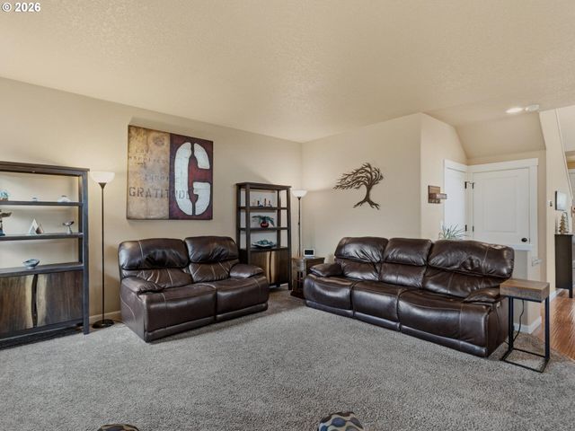 2746 Nw KENT St, Camas, WA 98607