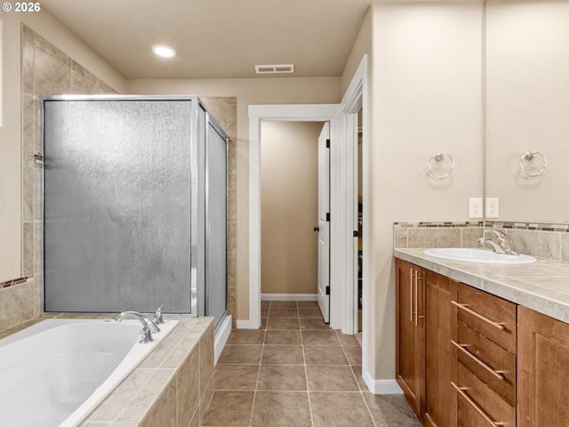 2746 Nw KENT St, Camas, WA 98607