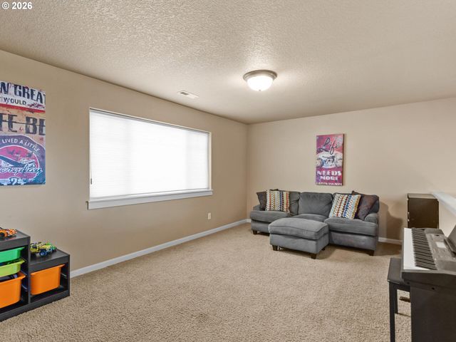 2746 Nw KENT St, Camas, WA 98607