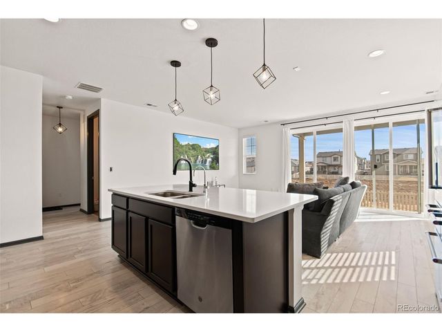 10476 Akron St, Commerce City, CO 80640