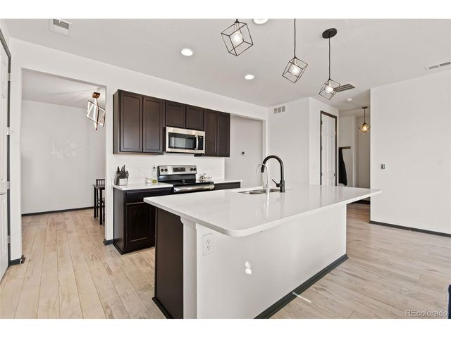 10476 Akron St, Commerce City, CO 80640