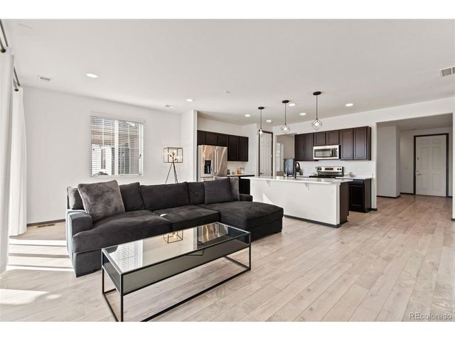 10476 Akron St, Commerce City, CO 80640