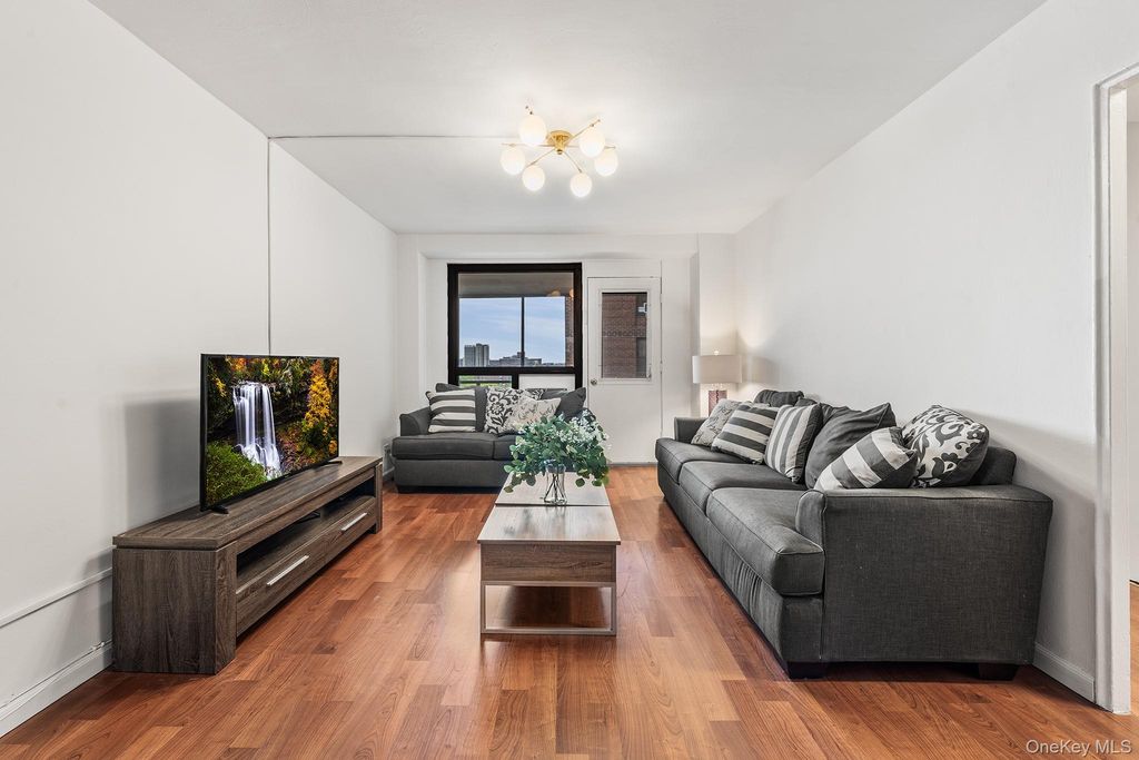61-25 98th Street 9F, Rego Park, NY 11374 — photo 2