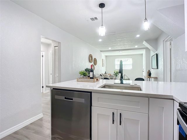 736 N SEGRAVE STREET, Daytona Beach, FL 32114