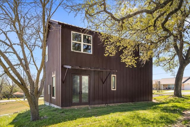 210 A N Brazos Street, Burton, TX 77835