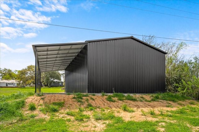 210 A N Brazos Street, Burton, TX 77835