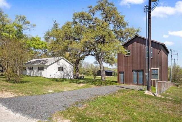 210 A N Brazos Street, Burton, TX 77835