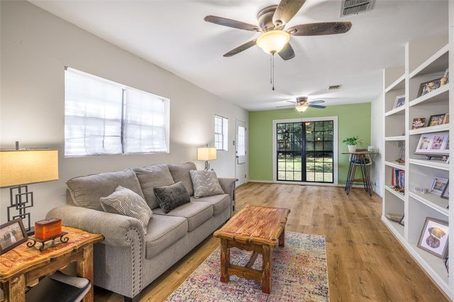 210 A N Brazos Street, Burton, TX 77835