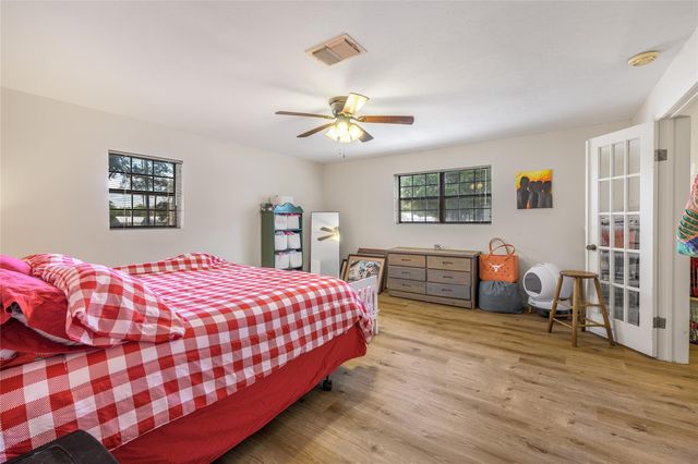 210 A N Brazos Street, Burton, TX 77835