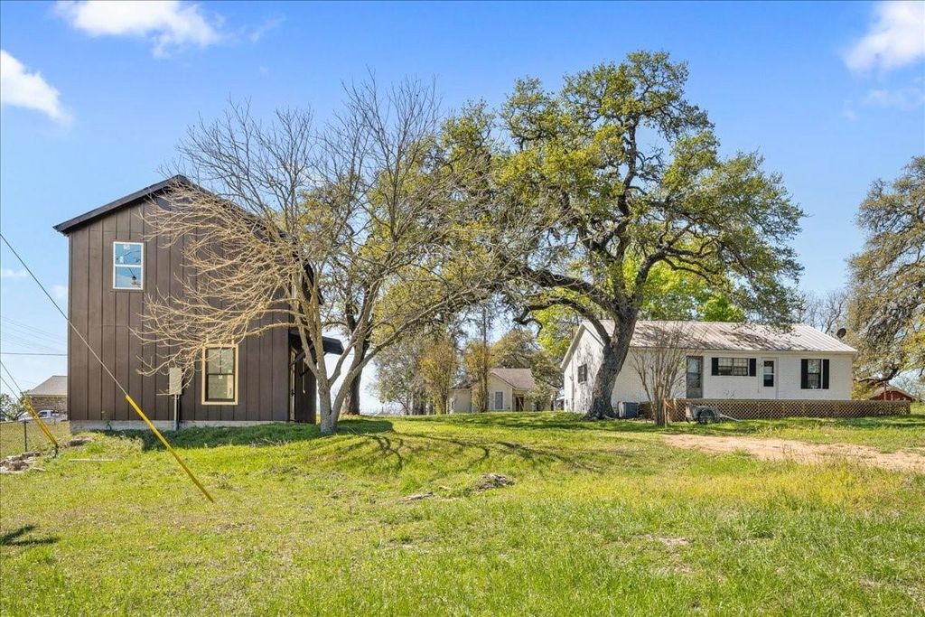 210 A N Brazos Street, Burton, TX 77835
