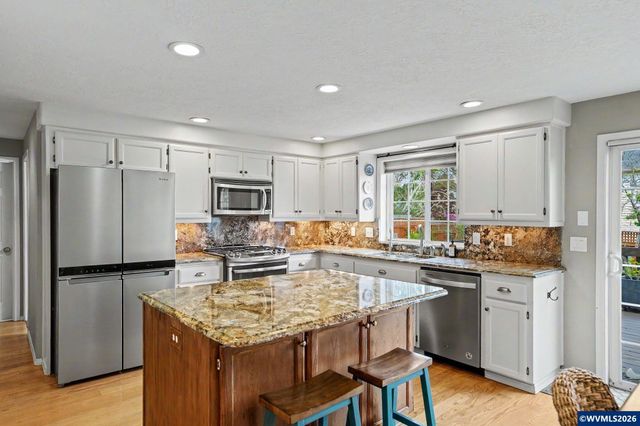 5276 Southbend Dr SE, Salem, OR 97306