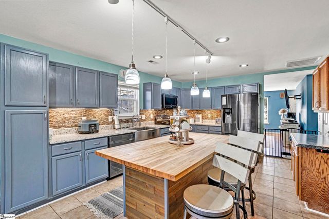 104 Claymoor Court, Williamston, SC 29697