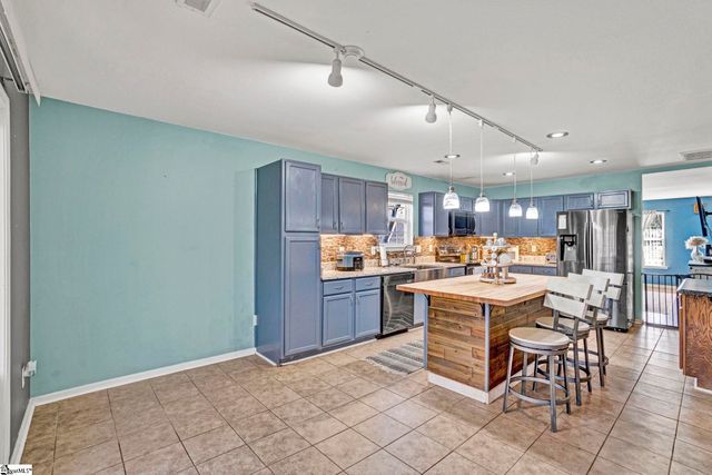 104 Claymoor Court, Williamston, SC 29697