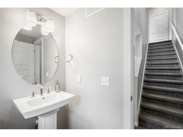 8855 E 55th Ave, Denver, CO 80238