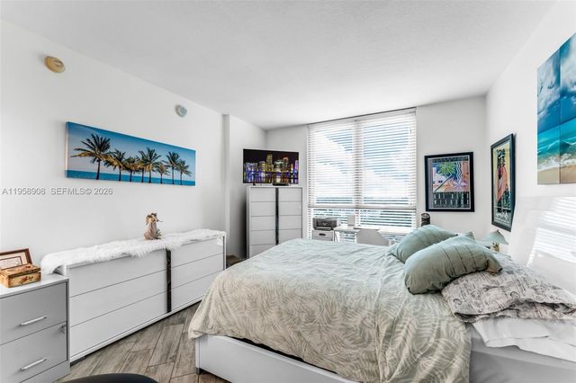 9066 SW 73rd Ct 908, Miami, FL 33156