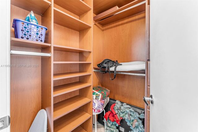 9066 SW 73rd Ct 908, Miami, FL 33156