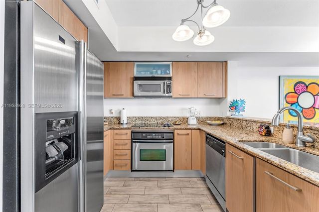 9066 SW 73rd Ct 908, Miami, FL 33156