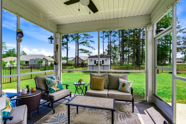 382 Long Meadow Dr., Loris, SC 29569