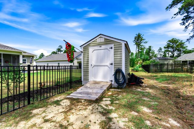 382 Long Meadow Dr., Loris, SC 29569