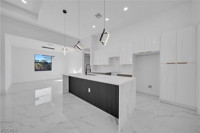 1923 Wellington AVE, Lehigh Acres, FL 33972