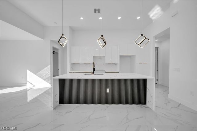 1923 Wellington AVE, Lehigh Acres, FL 33972